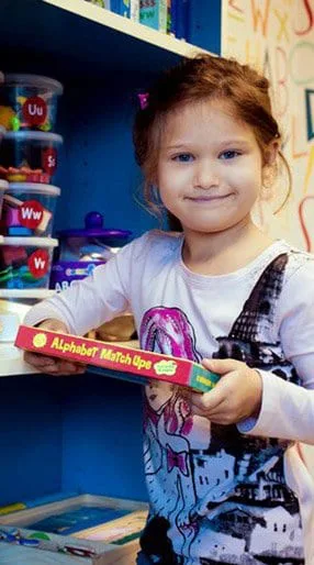 У нас так много интересных  материалов для занятий… И все пособия нам привозят из Англии